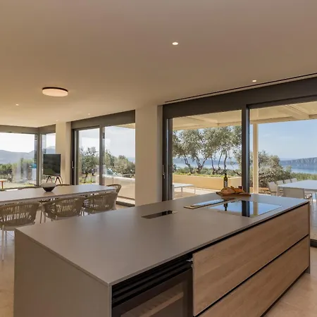 Messinian Nest Villa *