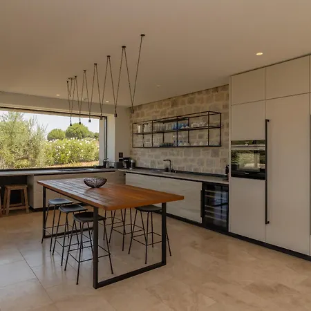 Messinian Nest Villa *