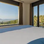 Messinian Nest Vila *