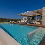 Vila Messinian Nest Gialova