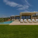 Messinian Nest Vila *